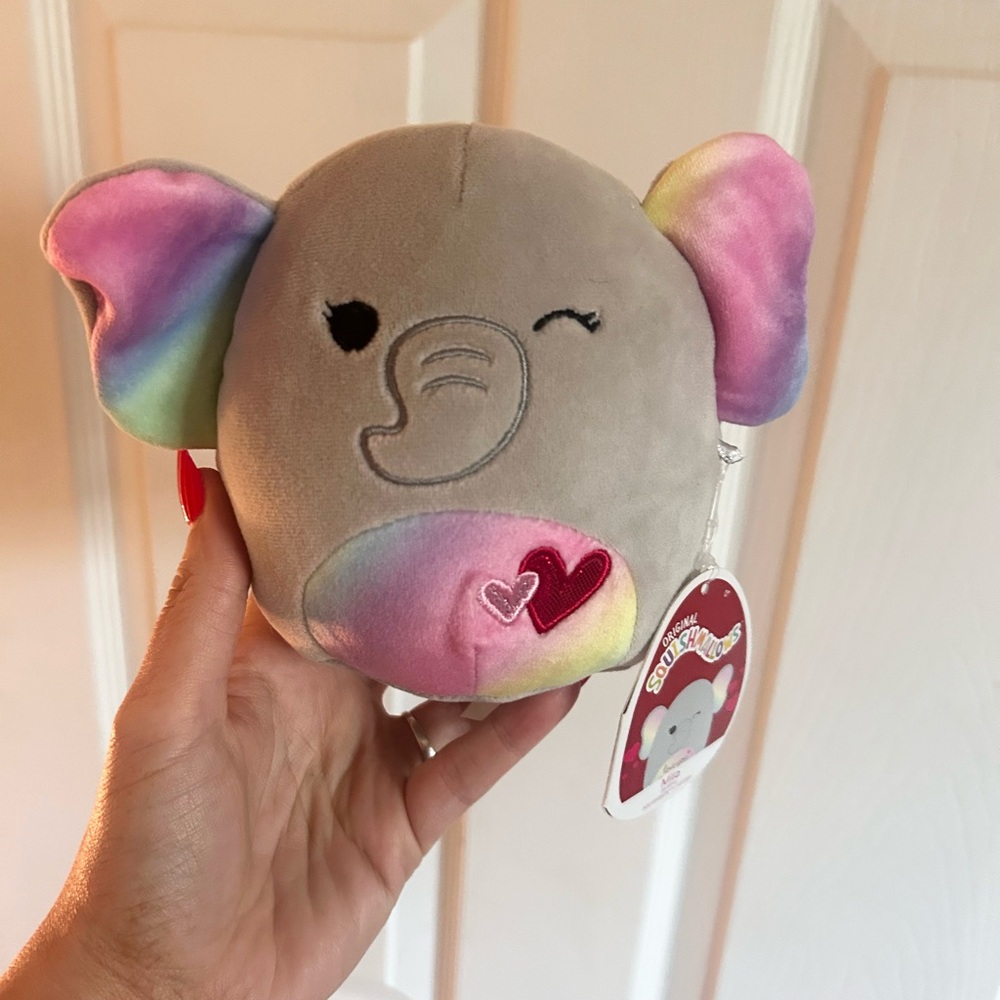 ⭐️ NEW Squishmallows Valentines Heart Gray Elephant with Rainbow Ears